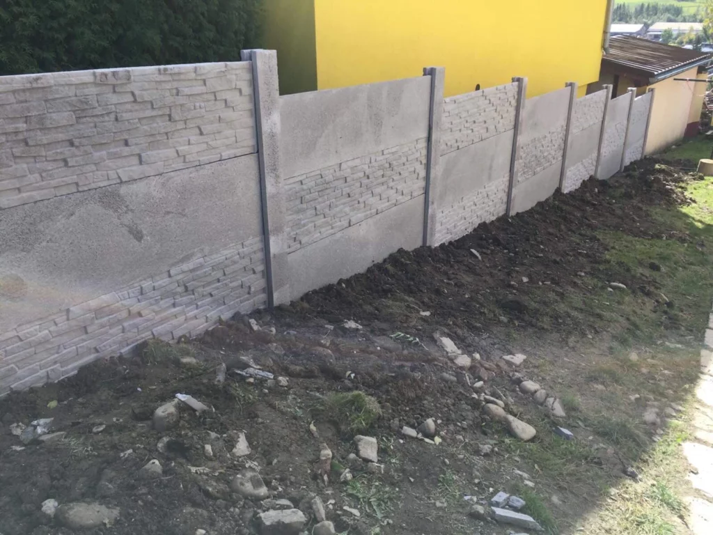 Realizácia Oravská Polhora - Betónový plot vzor číslo 1 12.10.2019 - 4