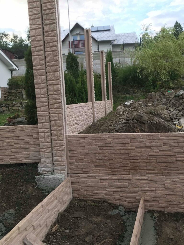 Realizácia Tvrdošín - Betónový plot vzor číslo 1 05.08.2019 - 1