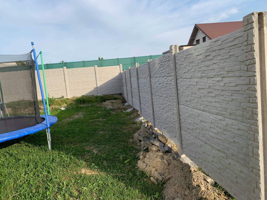 Realizácia Oravská Polhora - Betónový plot 1 4.06.2019 - 1