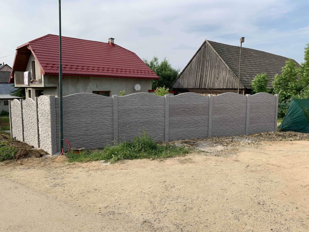 Realizácia Bobrov - Betónový plot vzor číslo 1 10.06.2019 - 1