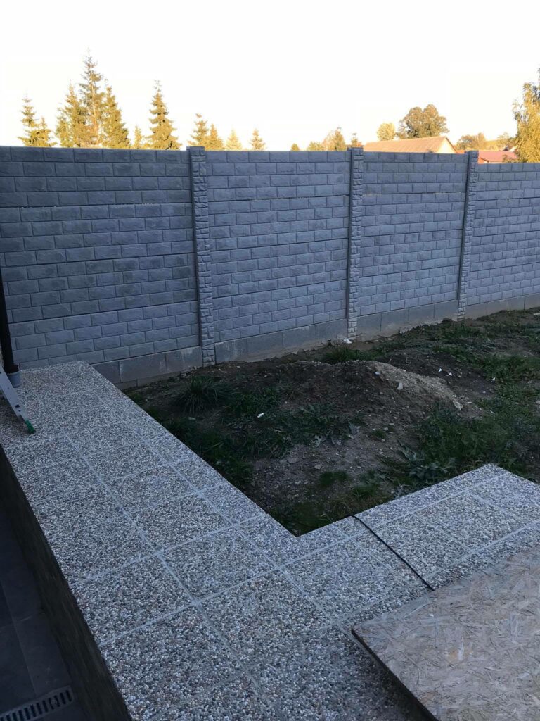 Realizácia Bobrov - Betónový plot vzor číslo 8 11.07.2018 - 2
