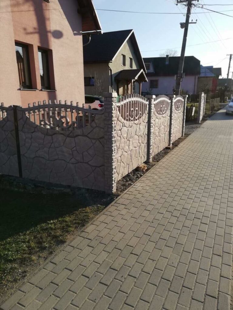 Realizácia Bobrov - Betónový plot vzor číslo 10 15.3.2019 - 2