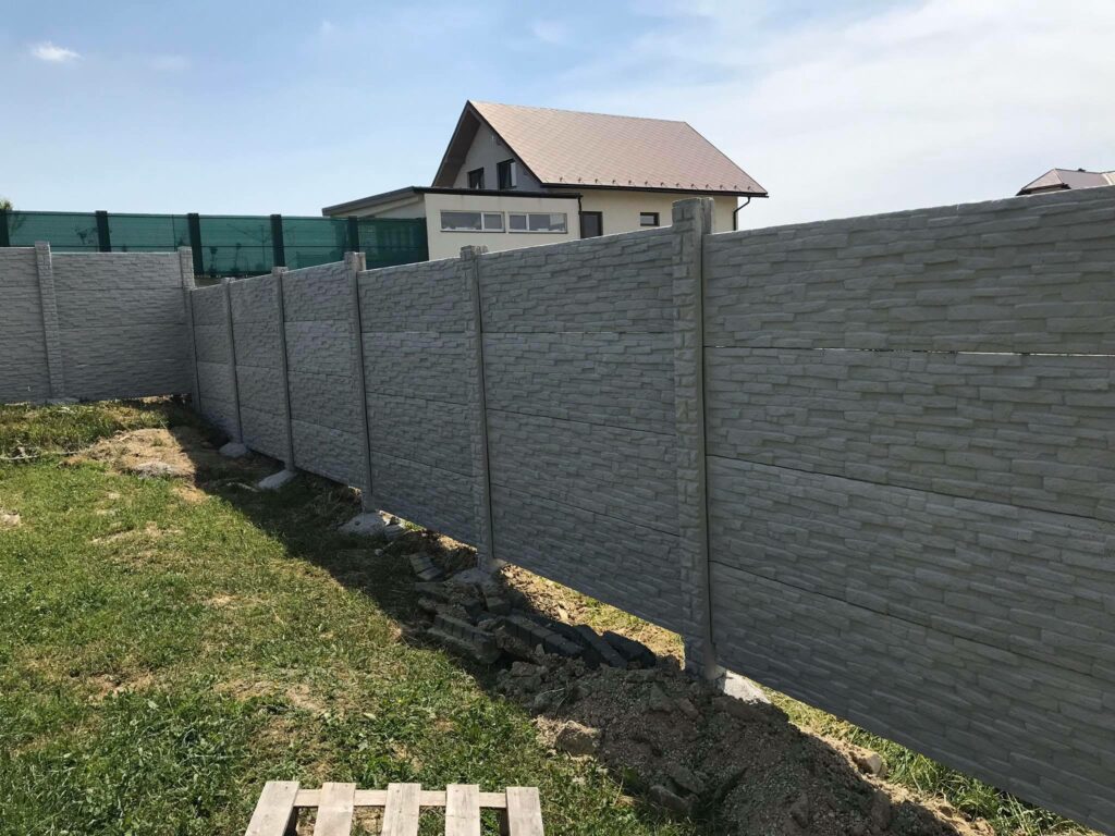 Realizácia Oravská Polhora - Betónový plot 1 4.06.2019 - 3