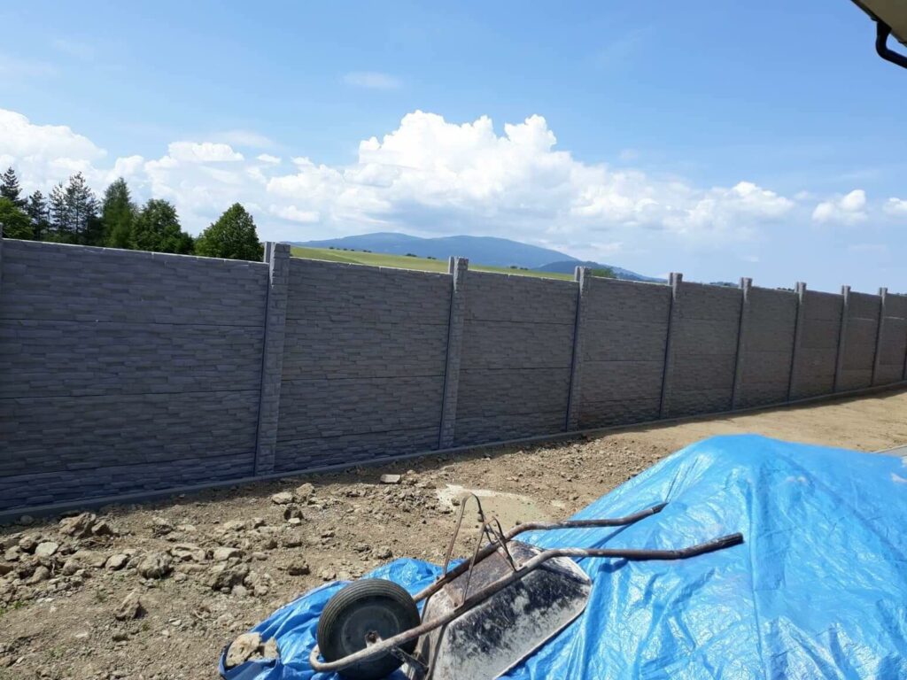 Realizácia Rabčice - Betónový plot vzor číslo 1 13.07.2017 - 3
