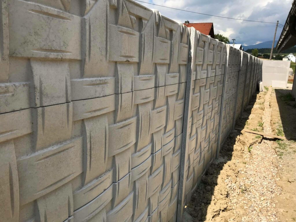 Realizácia Sihelné -Betónový plot vzor číslo 2 03.04.2018 - 6
