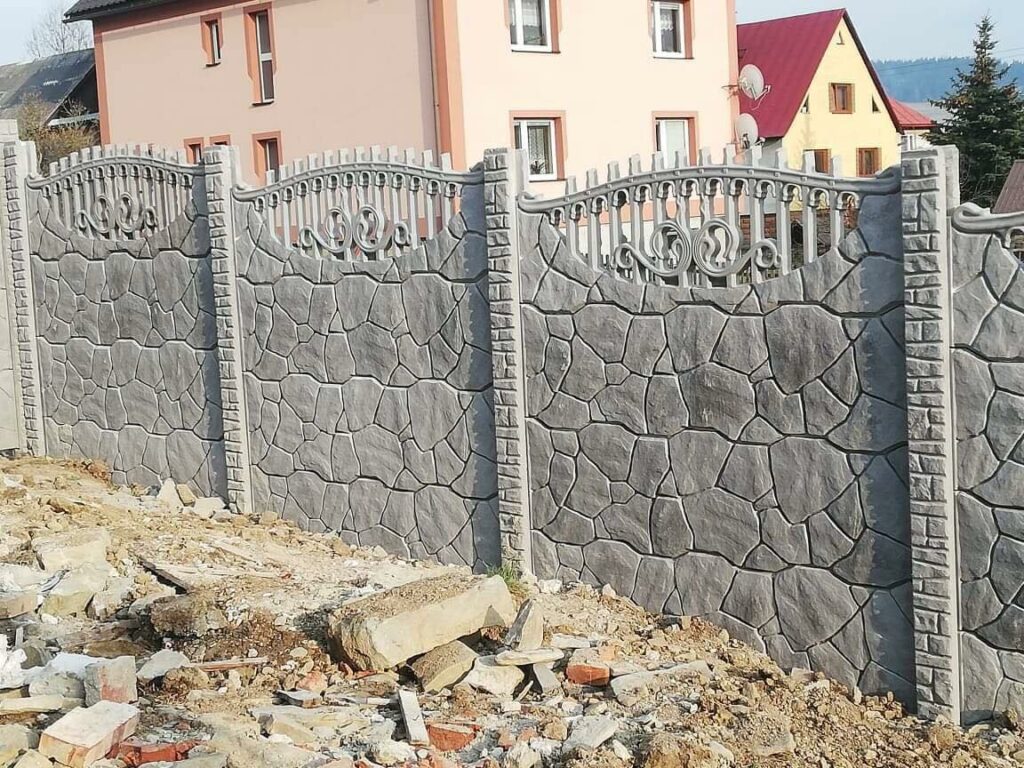 Realizácia Zakamené -Betónový plot vzor číslo 10 16.4.2019 - 2