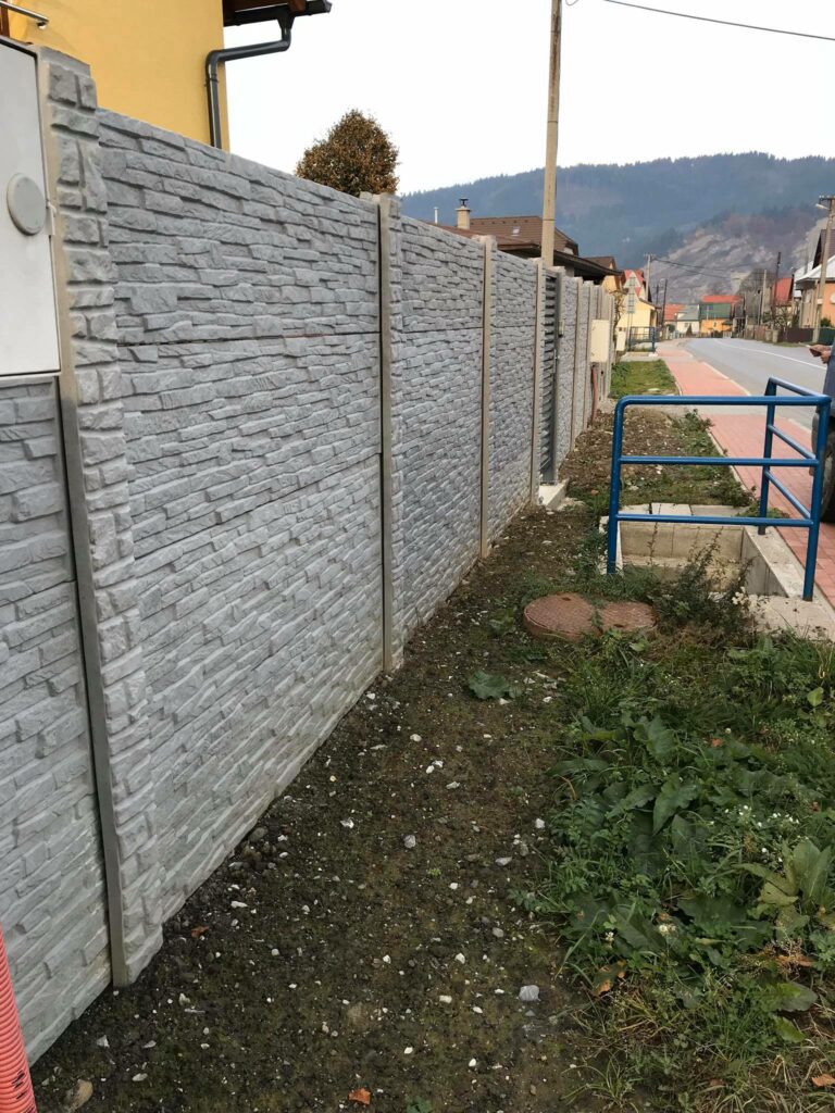 Realizácia Podbieľ - Betónový plot vzor číslo 1 03.08.2018 - 2