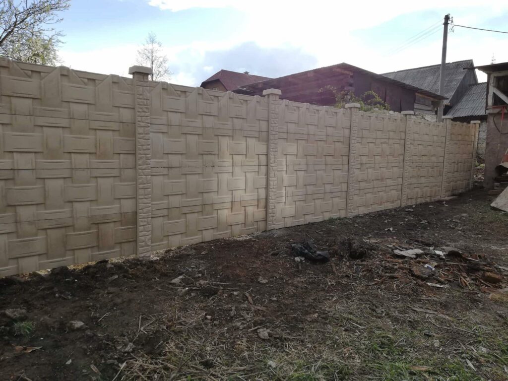 Realizácia Sihelné - Betónový plot vzor číslo 2 10.05.2019 - 3